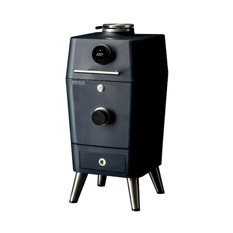 Everdure 4K Mat Zwart kamado grill met touchscreen, ronde knop, lade en zilveren poten.