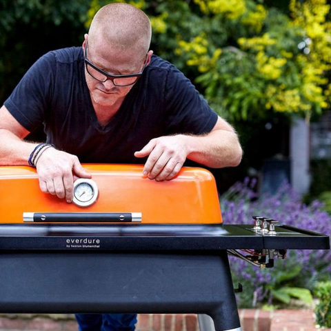 Gasbarbecue Furnace van Everdure by Heston Blumenthal met elektrische ontsteking. Everdure Store is de officiële Everdure store van Nederland.