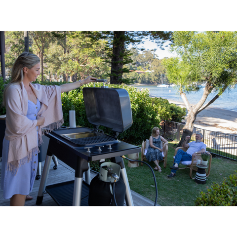 Gasbarbecue Furnace van Everdure by Heston Blumenthal met elektrische ontsteking. Everdure Store is de officiële Everdure store van Nederland.