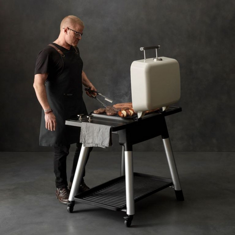 Gasbarbecue Furnace van Everdure by Heston Blumenthal met elektrische ontsteking. Everdure Store is de officiële Everdure store van Nederland.
