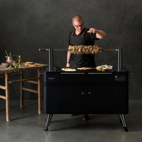 Houtskool barbecue Hub II van Everdure by Heston Blumenthal met elektrische ontsteking. Everdure Store is de officiële Everdure store van Nederland.